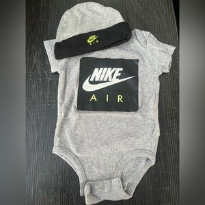 Nike 3pc Onesie Set